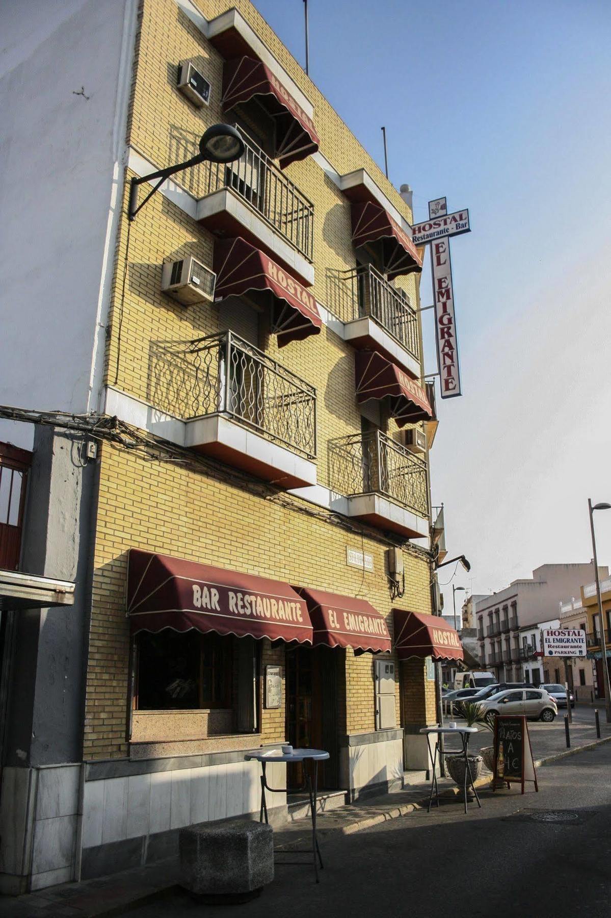 Hostal El Emigrante Dos Hermanas Exterior foto