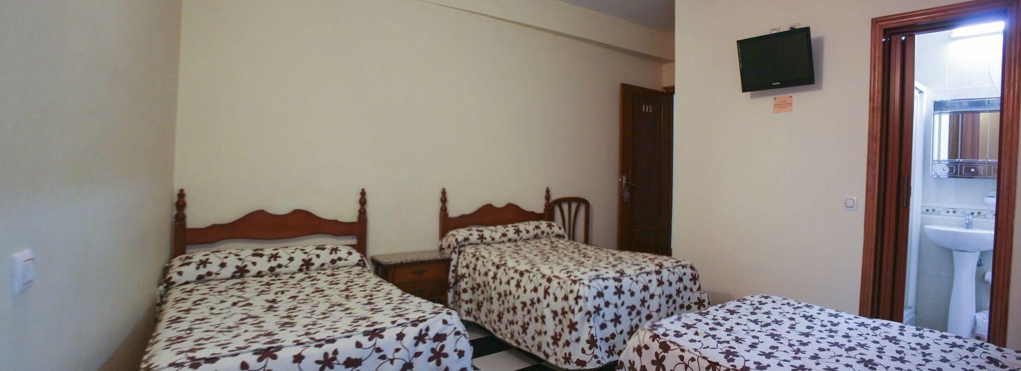 Hostal El Emigrante Dos Hermanas Exterior foto