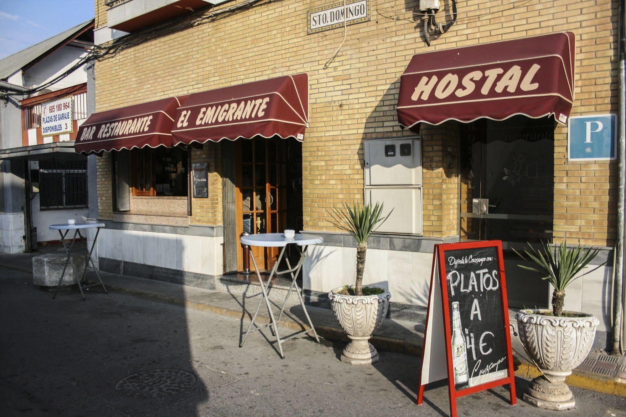 Hostal El Emigrante Dos Hermanas Exterior foto