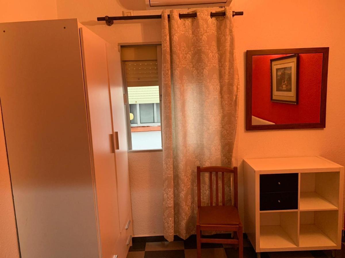 Hostal El Emigrante Dos Hermanas Exterior foto