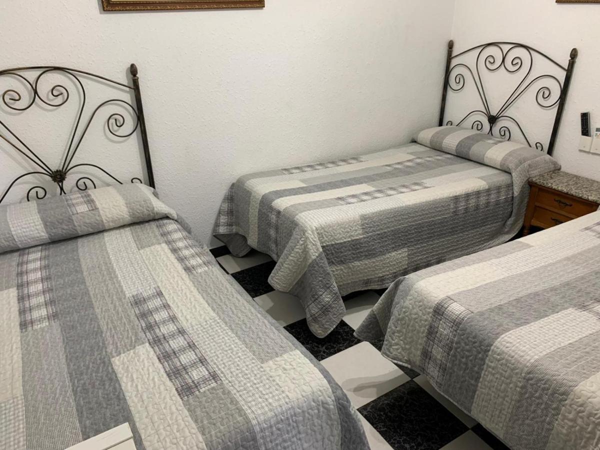 Hostal El Emigrante Dos Hermanas Exterior foto