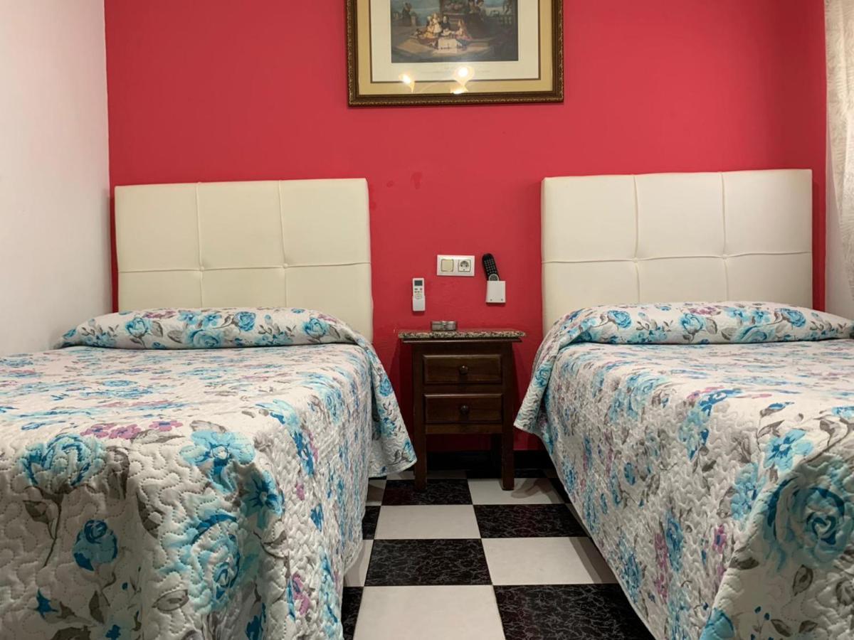 Hostal El Emigrante Dos Hermanas Exterior foto