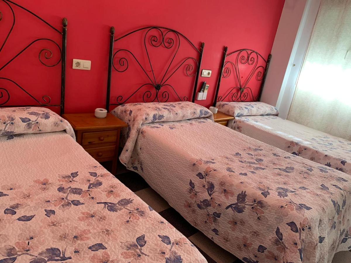 Hostal El Emigrante Dos Hermanas Exterior foto