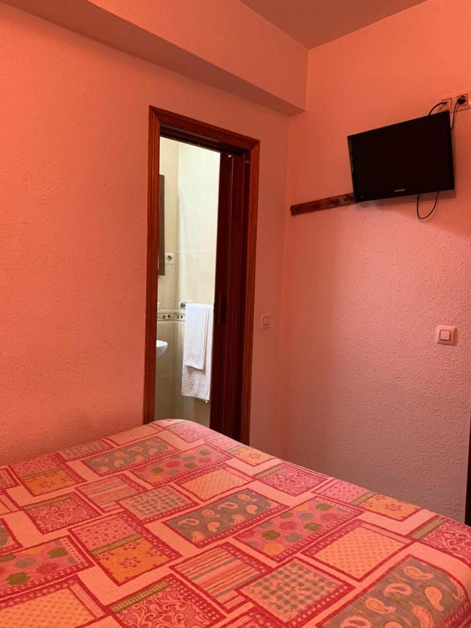 Hostal El Emigrante Dos Hermanas Exterior foto