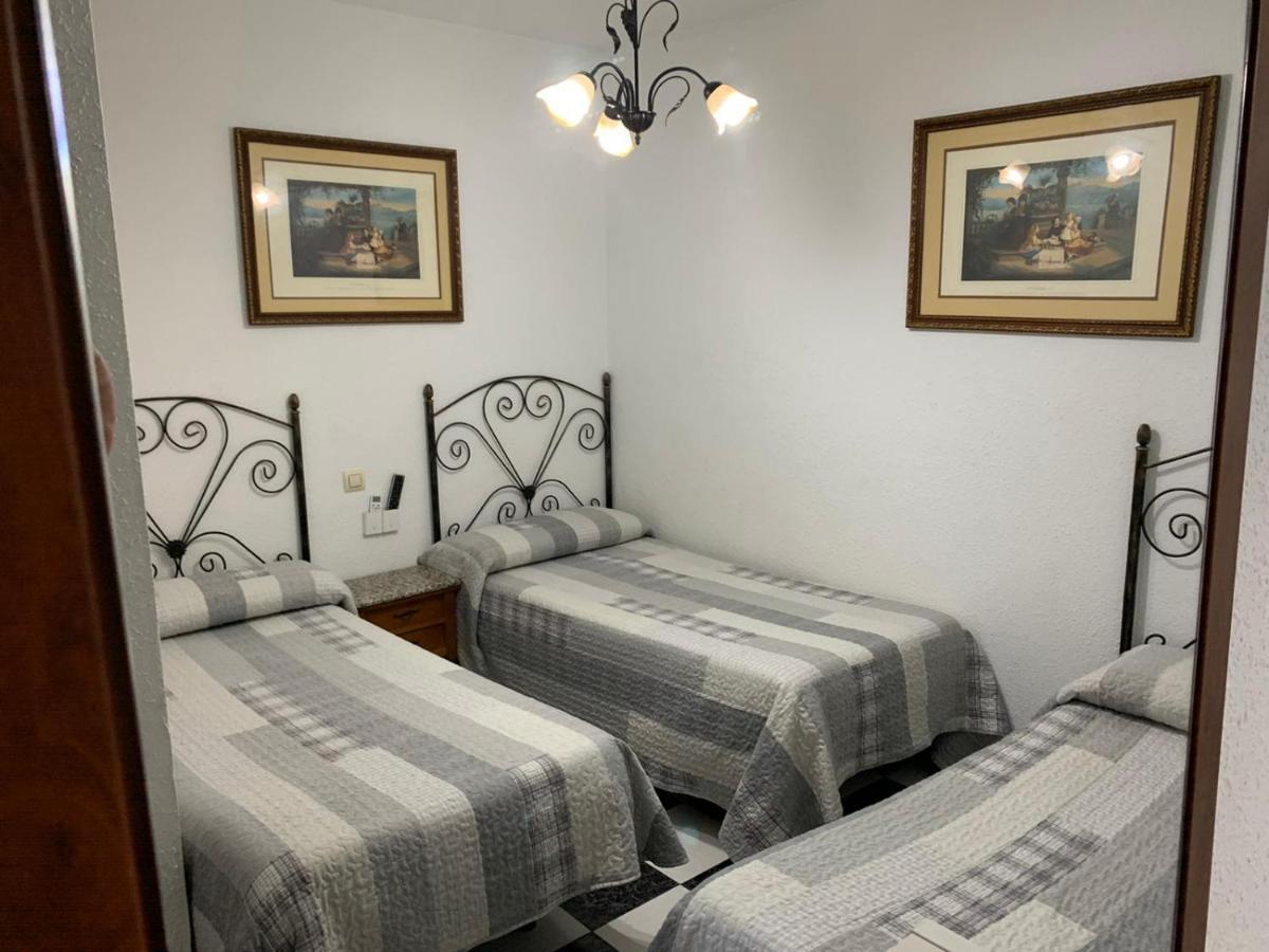 Hostal El Emigrante Dos Hermanas Exterior foto