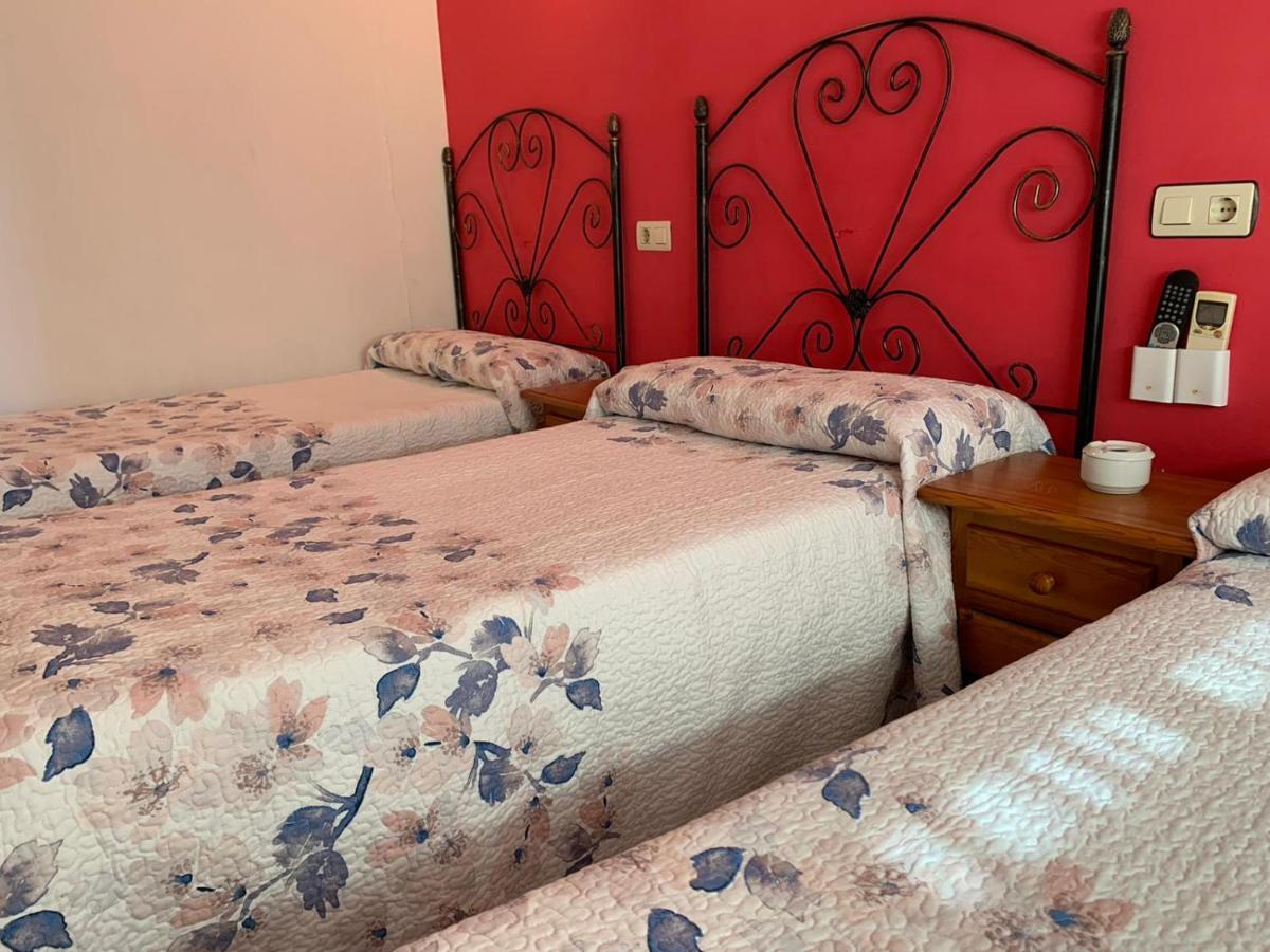 Hostal El Emigrante Dos Hermanas Exterior foto