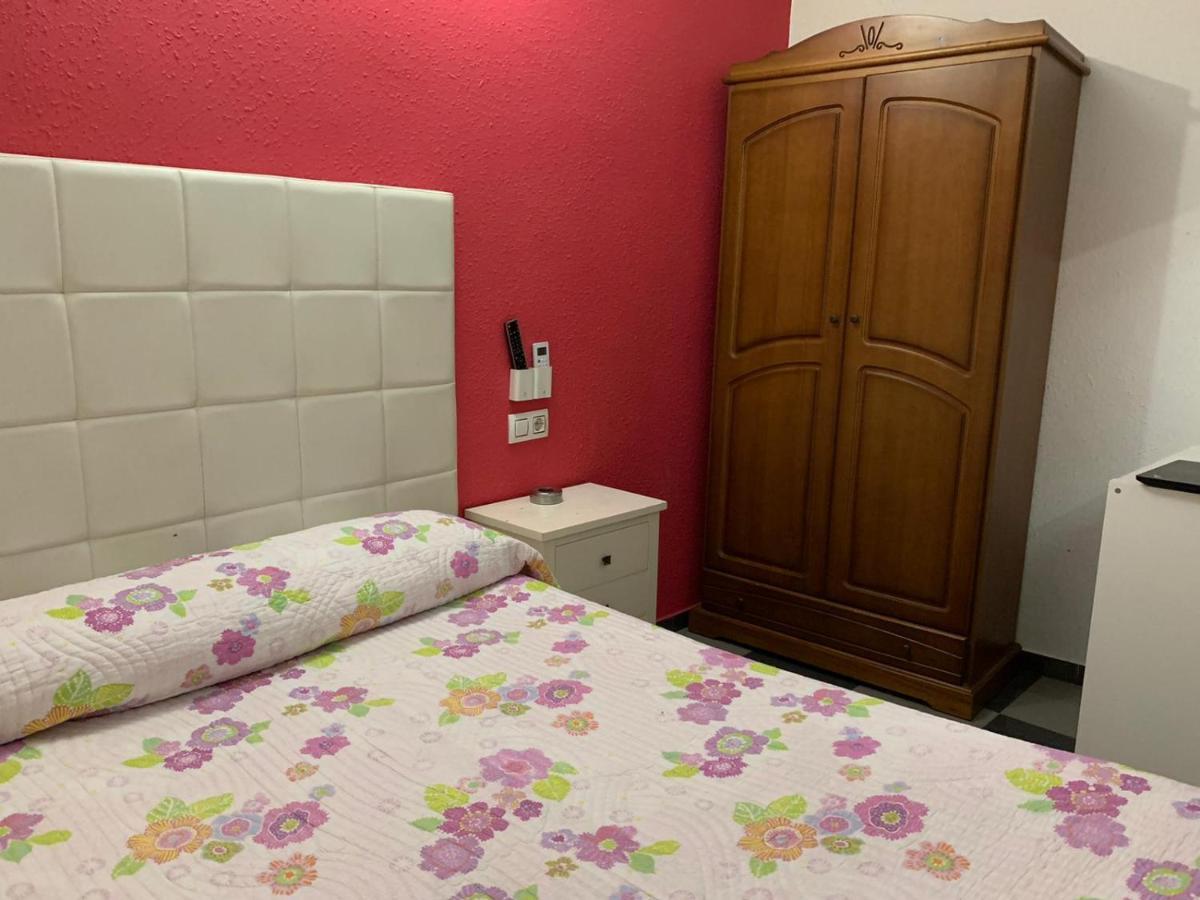 Hostal El Emigrante Dos Hermanas Exterior foto